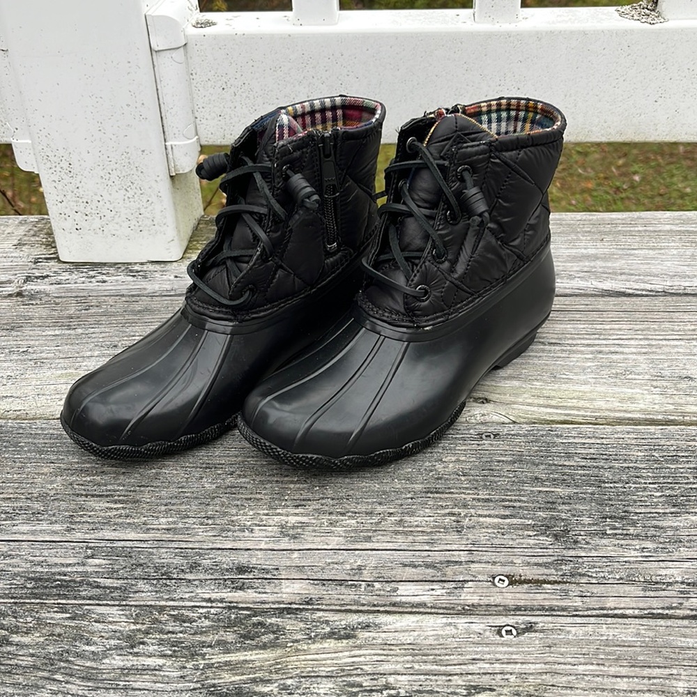 Duck boots